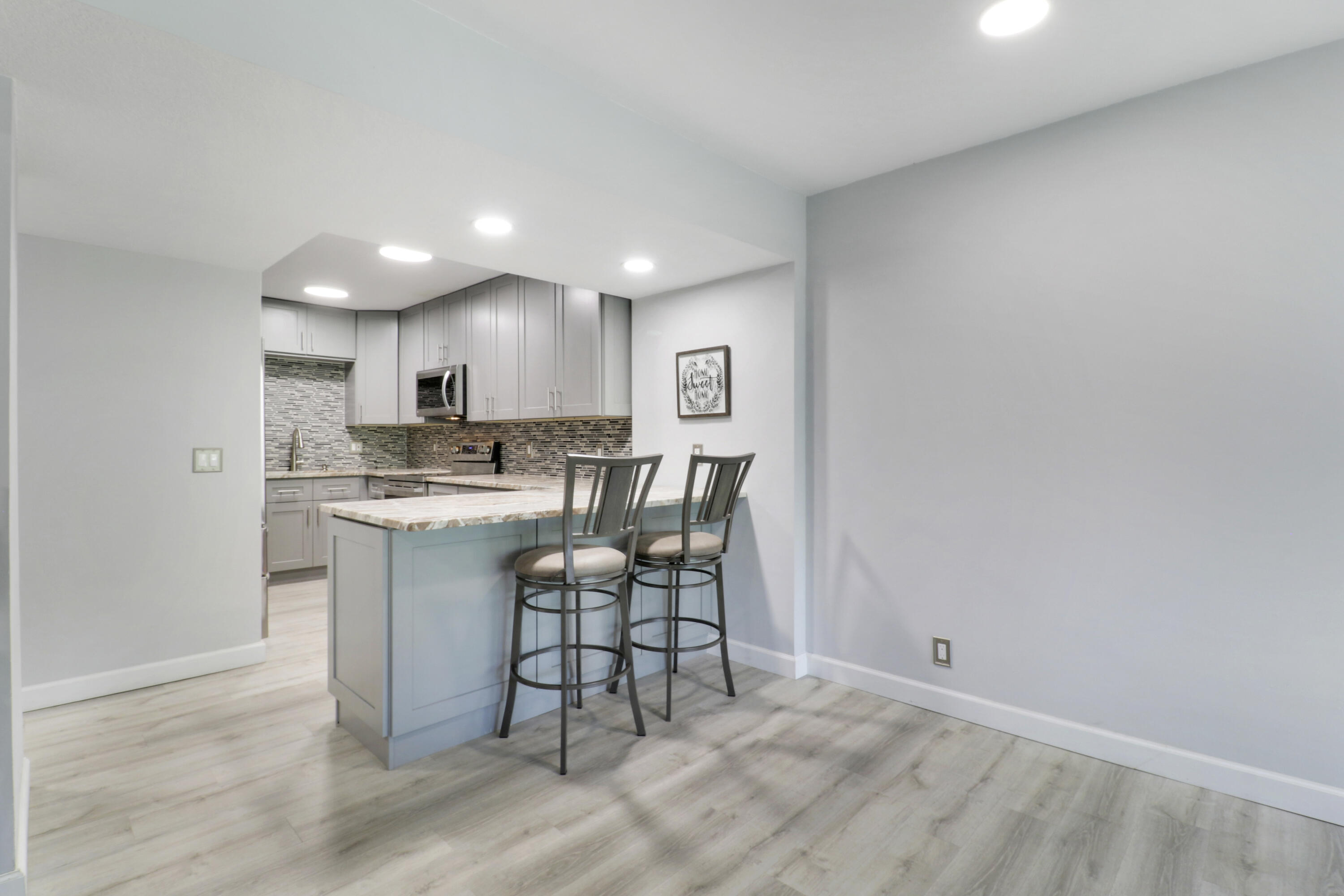 384 Golfview Road, Unit D North Palm Beach, FL 33408 - Photo 10 of 52 kitchen/Dining