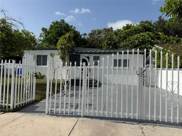 $839,900 | 250 Northwest 45th Street, Miami, FL 33127