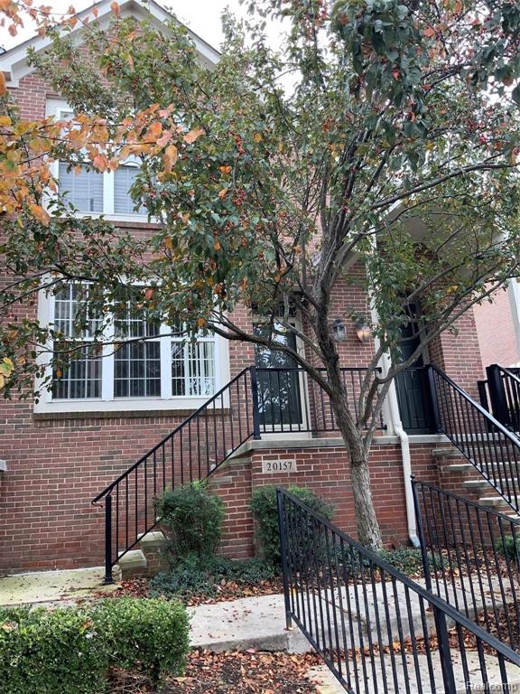 20161 Rodeo Court, Unit 71 Southfield, MI 48075 - Photo 3 of 6