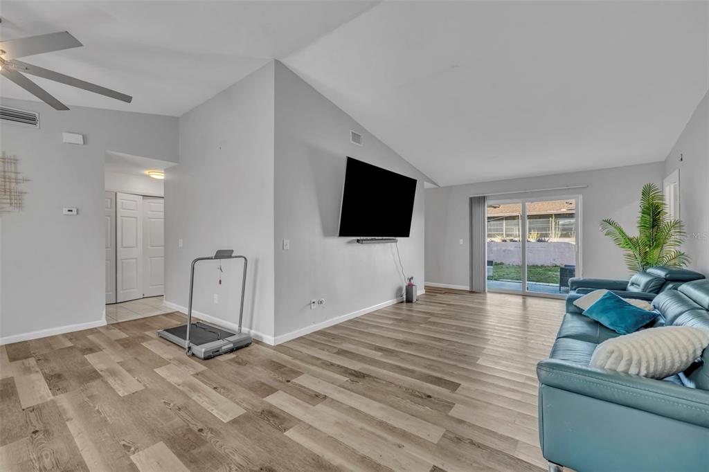 15215 Southwest 39th Circle Ocala, FL 34473 - Photo 5 of 55