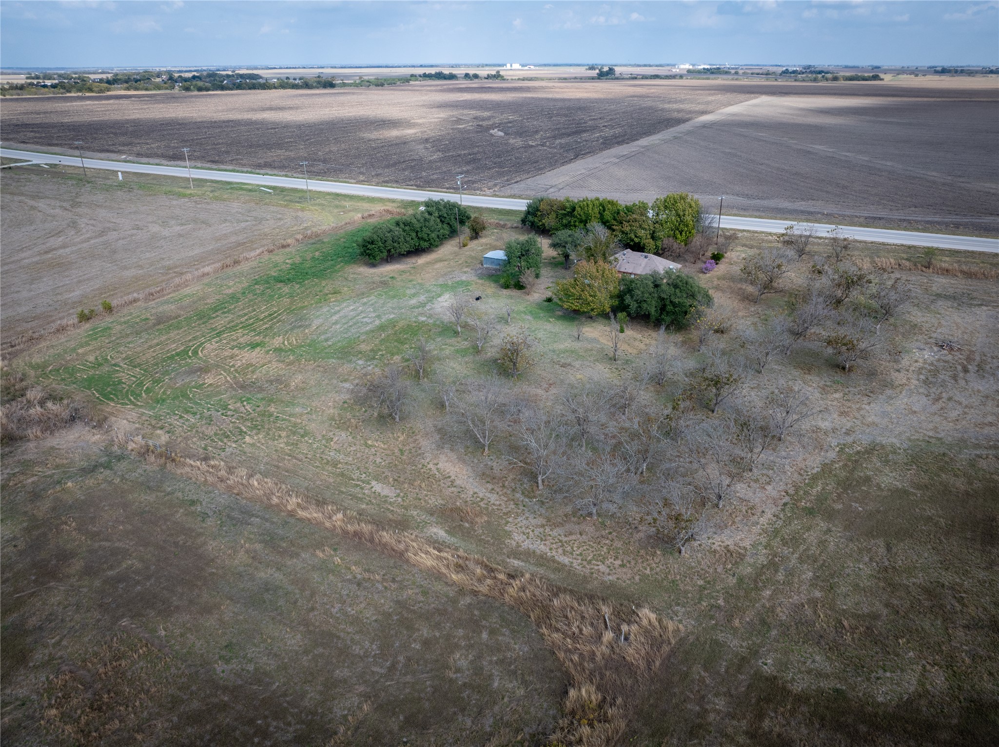 4100 County Road 101 Taylor, TX 76574 - Photo 15 of 17 a view of a lake with beach and ocean view