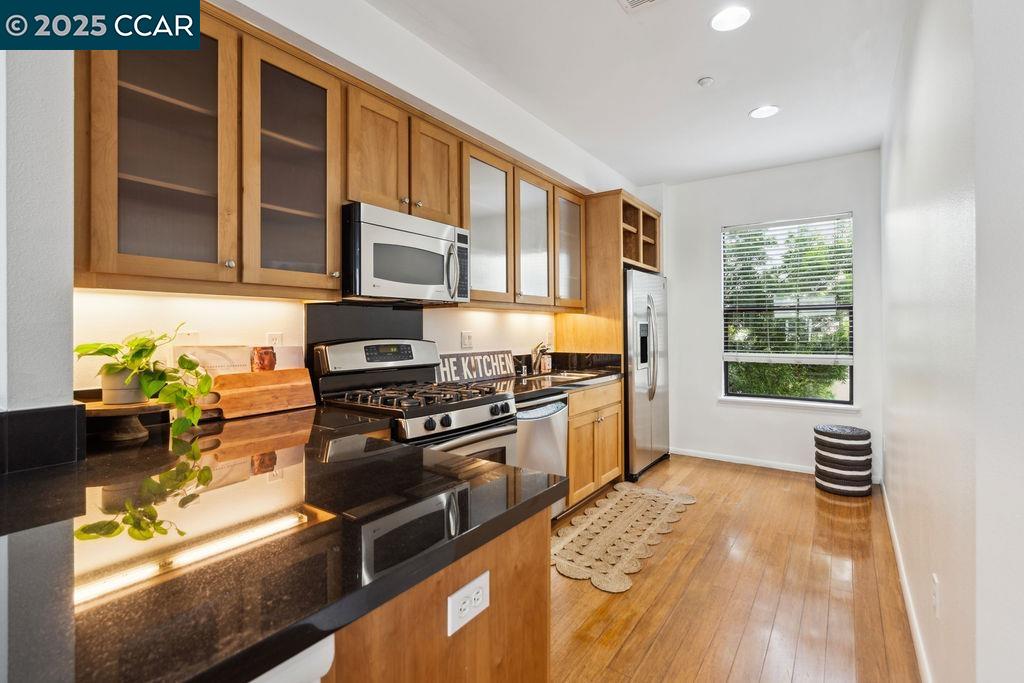 1211 67th Street Oakland, CA 94608 - Photo 10 of 19