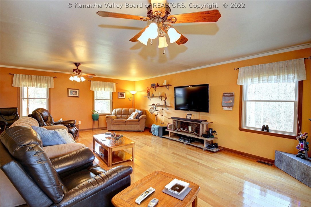 3371 Poindexter Road Hurricane, WV 25526 - Photo 8 of 30 Gallery Image 8