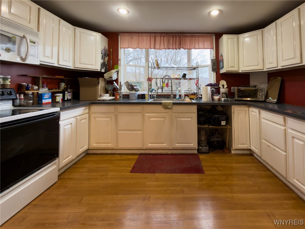 5527 East Creek Road Wales, NY 14139 - Photo 4 of 21