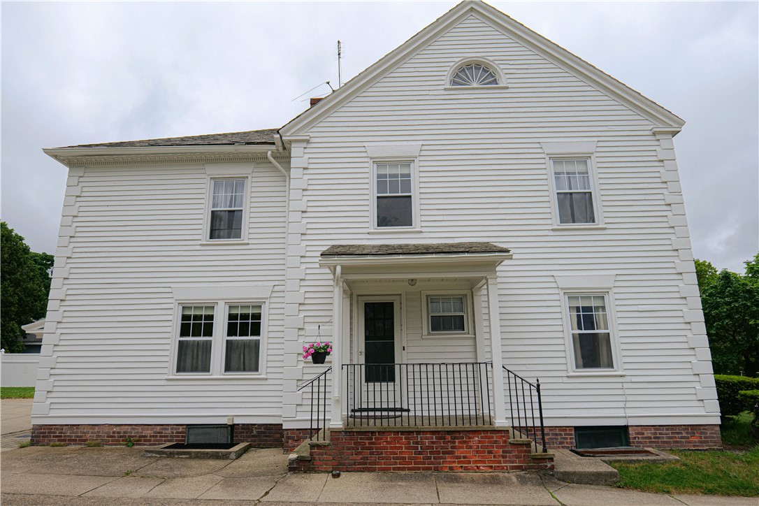 36 Underwood Street Pawtucket, RI 02860 - Photo 10 of 48