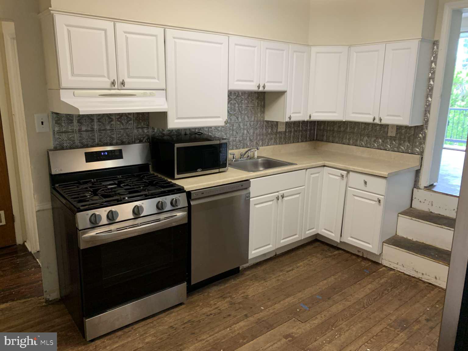 135 Rochelle Avenue Philadelphia, PA 19128 - Photo 6 of 34 Gallery Image 6
