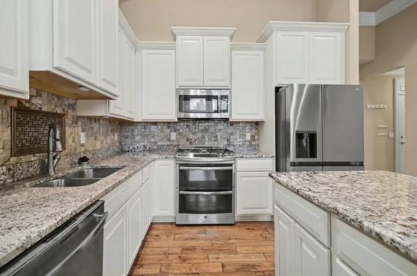 $530,000 | 4313 Bennett Park Circle, Troy, MI 48085
