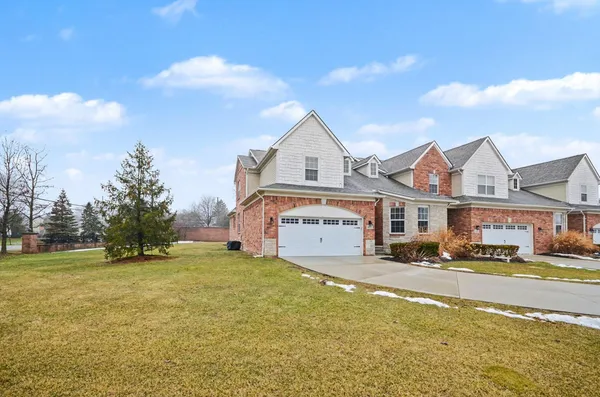 $530,000 | 4313 Bennett Park Circle, Troy, MI 48085