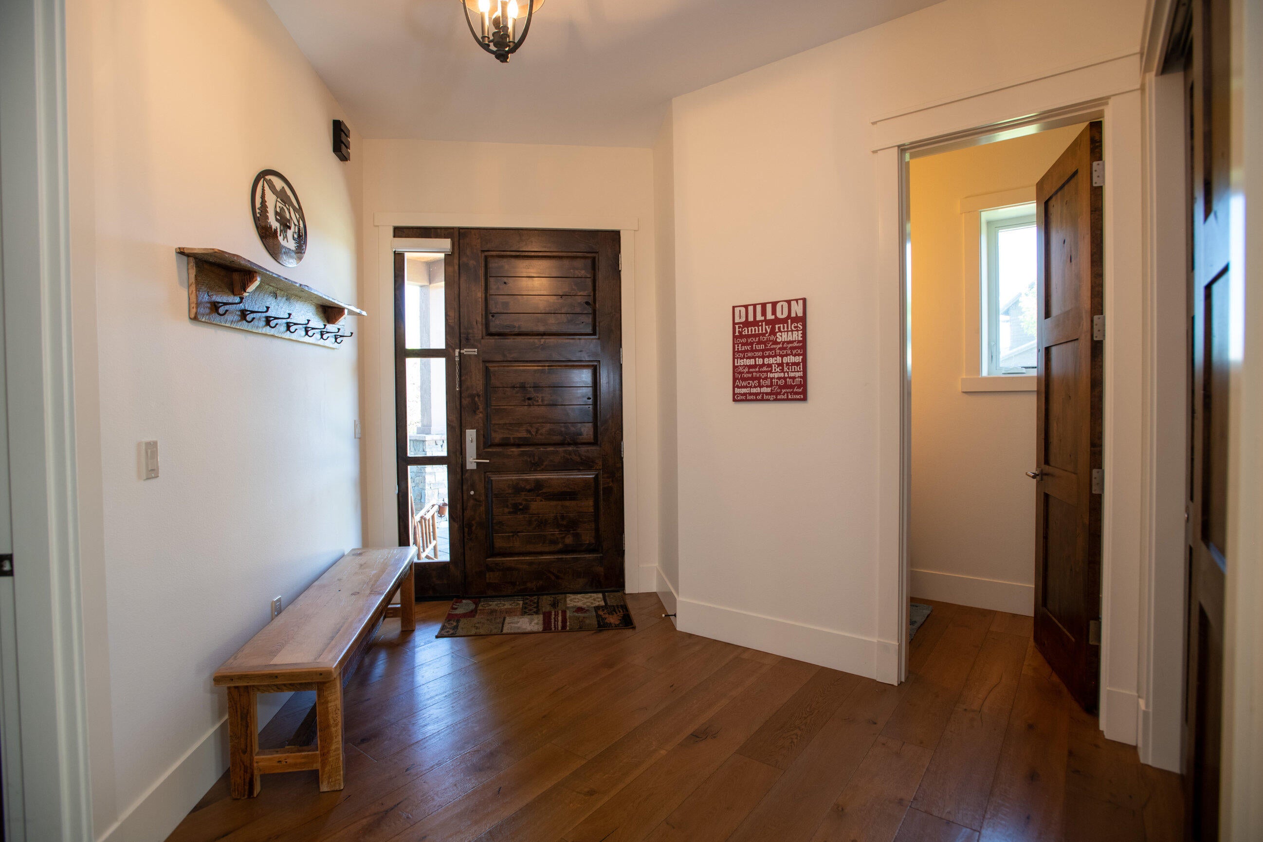 61358 Triple Knot Road Bend, OR 97702 - Photo 3 of 24 Entryway