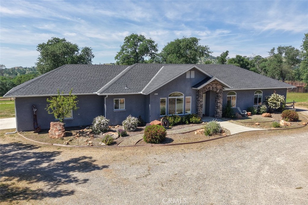 5427 Shooting Star Road Catheys Valley, CA 95306 - Photo 3 of 57