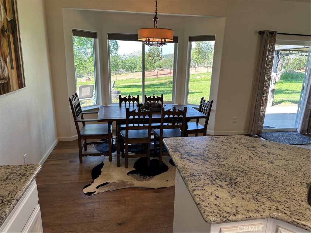 5427 Shooting Star Road Catheys Valley, CA 95306 - Photo 10 of 57 Dining area