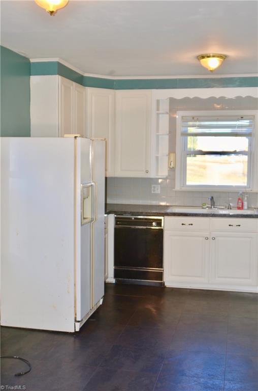 5818 Jones Road Walkertown, NC 27051 - Photo 8 of 49 Kitchen