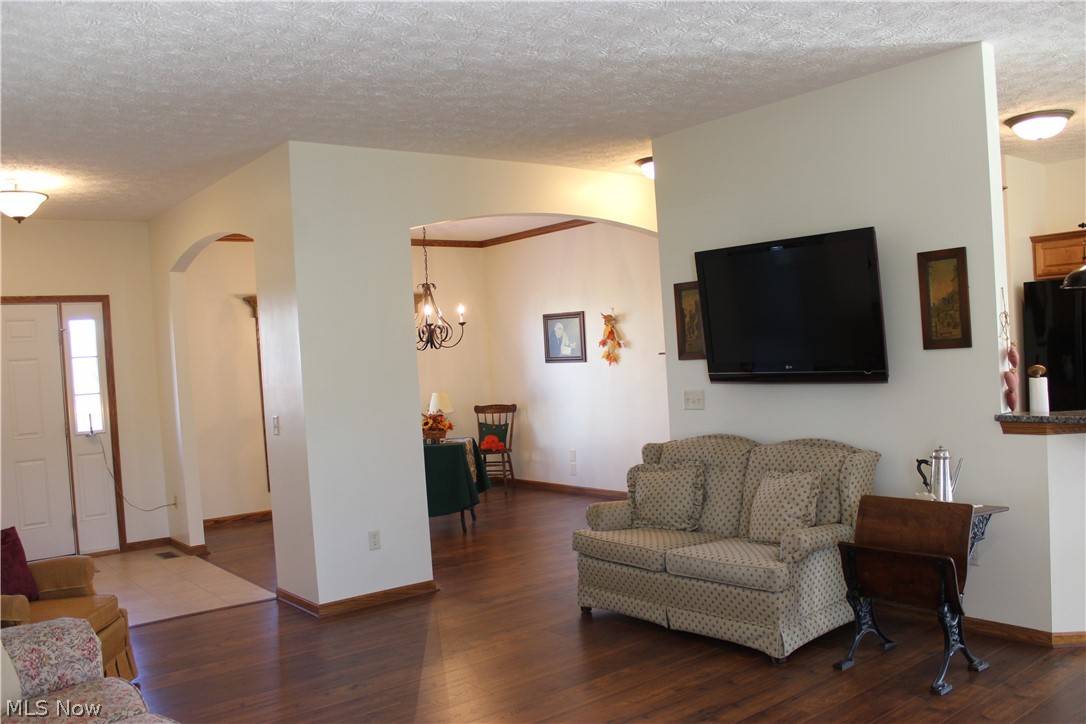 2099 Summerchase Road Northeast Canton, OH 44721 - Photo 6 of 35 Gallery Image 6