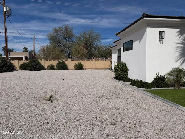$5,500 | 8736 East Joshua Tree Lane, Scottsdale, AZ 85250