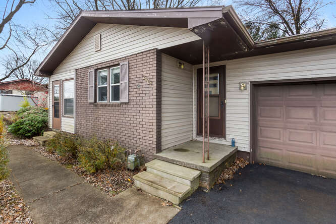 2007 Tin Cup Road Mahomet, IL 61853 - Photo 4 of 29 Gallery Image 4