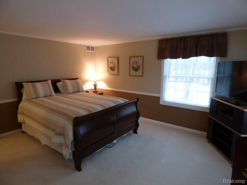4873 Jewell Road Howell, MI 48843 - Photo 26 of 32 P1010054.jpg