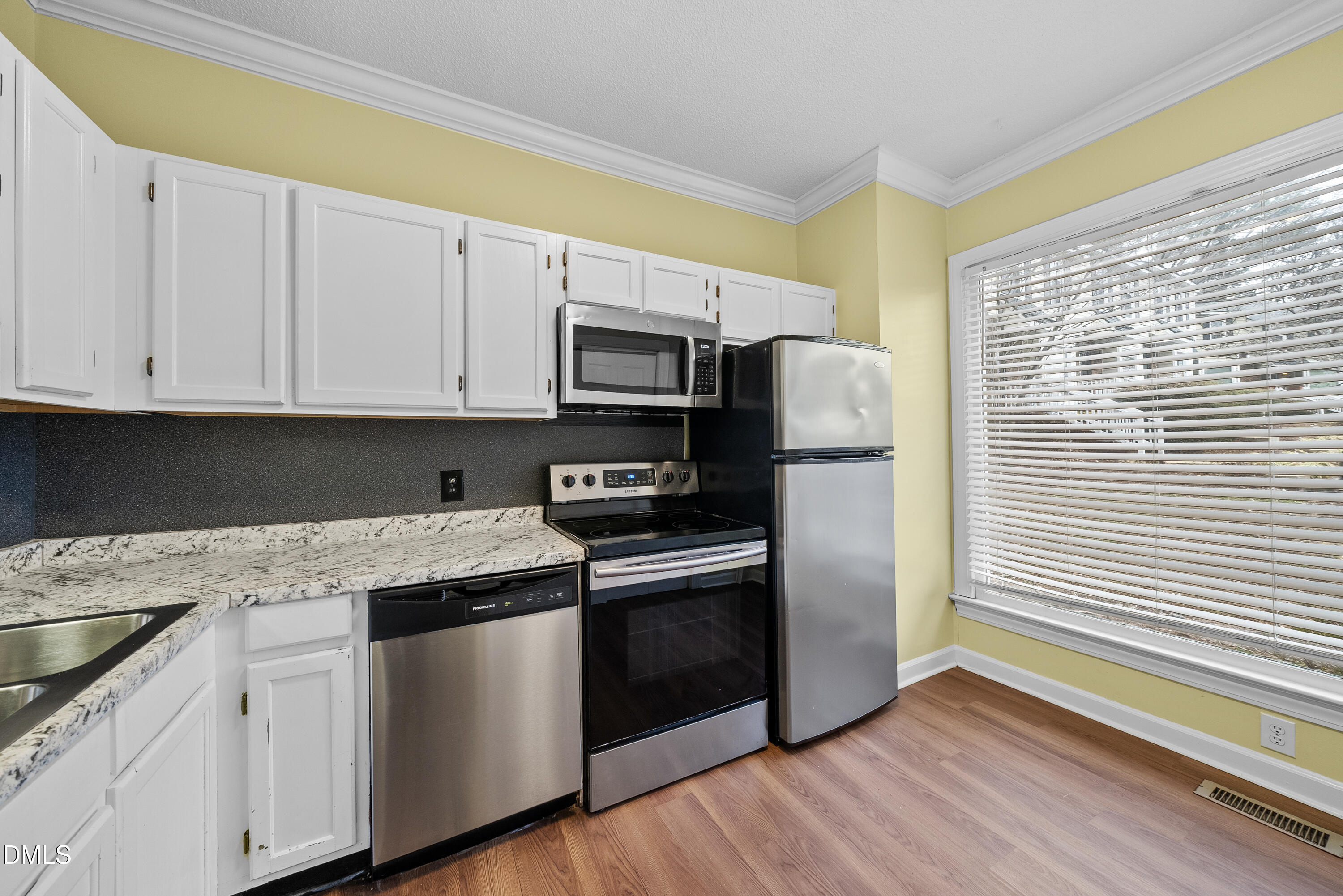 6115 Highcastle Court Raleigh, NC 27613 - Photo 4 of 32 DSC03301