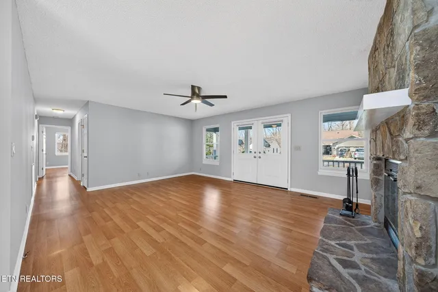 $279,900 | 153 Glenwood Drive, Crossville, TN 38558