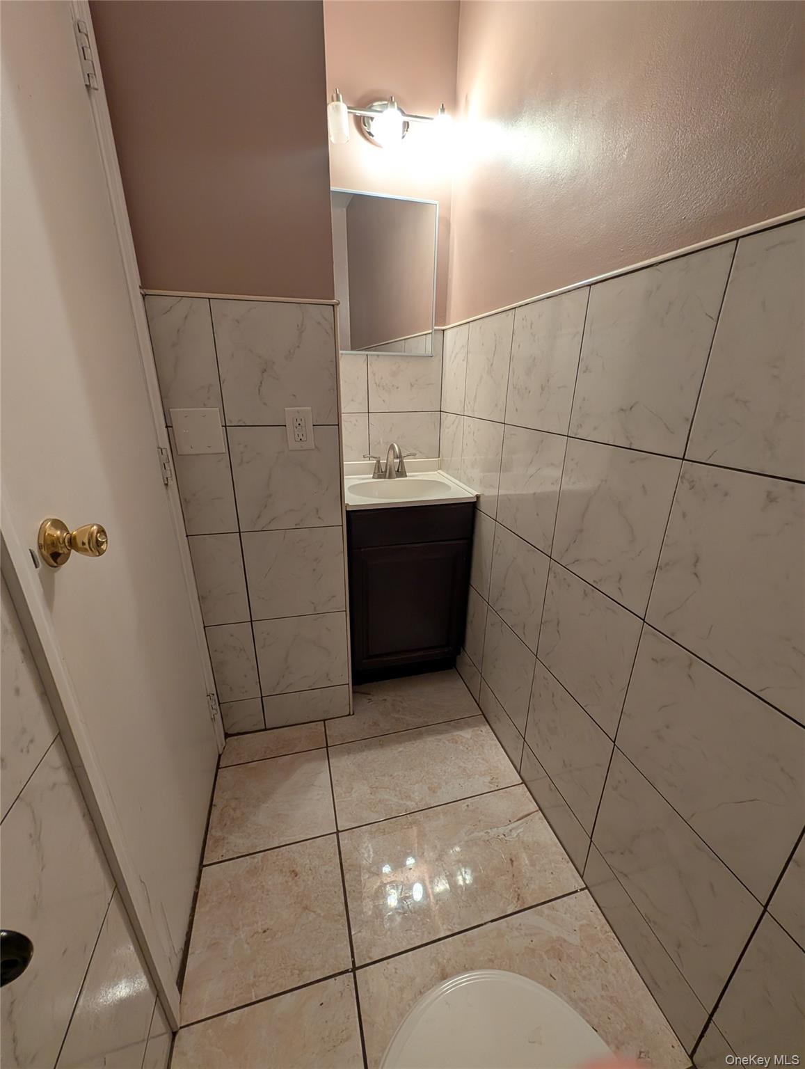 78 Pickerel Road Monroe, NY 10950 - Photo 20 of 41 a bathroom with a bathtub