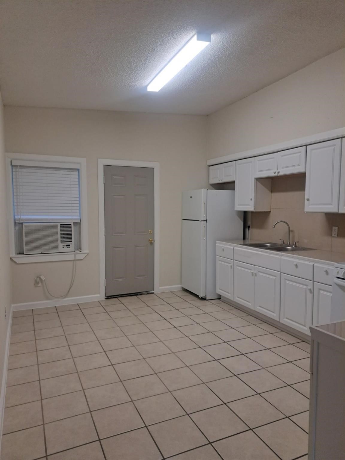 3357 Frick Road, Unit 11 Houston, TX 77086 - Photo 2 of 7