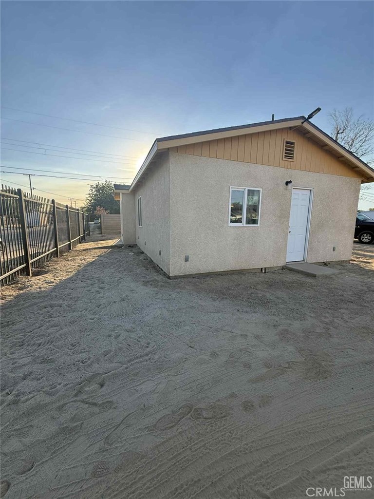 214 Madison Street Bakersfield, CA 93307 - Photo 5 of 5 a view of an empty room