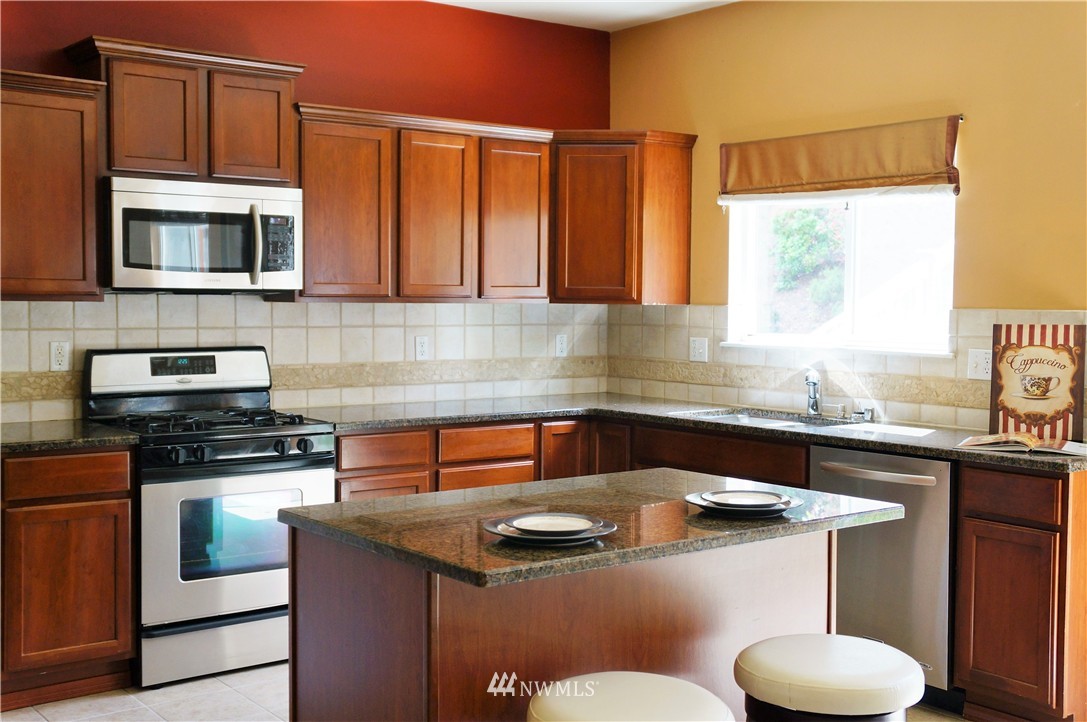 2718 232nd Place Southeast Bothell, WA 98021 - Photo 4 of 22