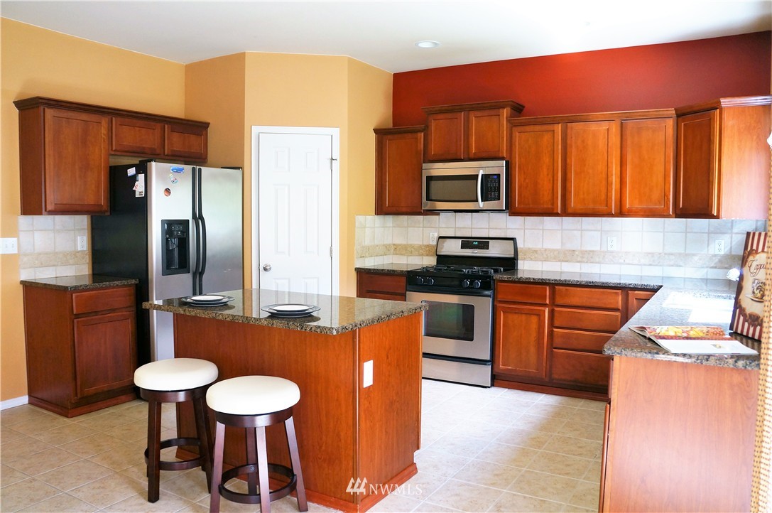 2718 232nd Place Southeast Bothell, WA 98021 - Photo 5 of 22