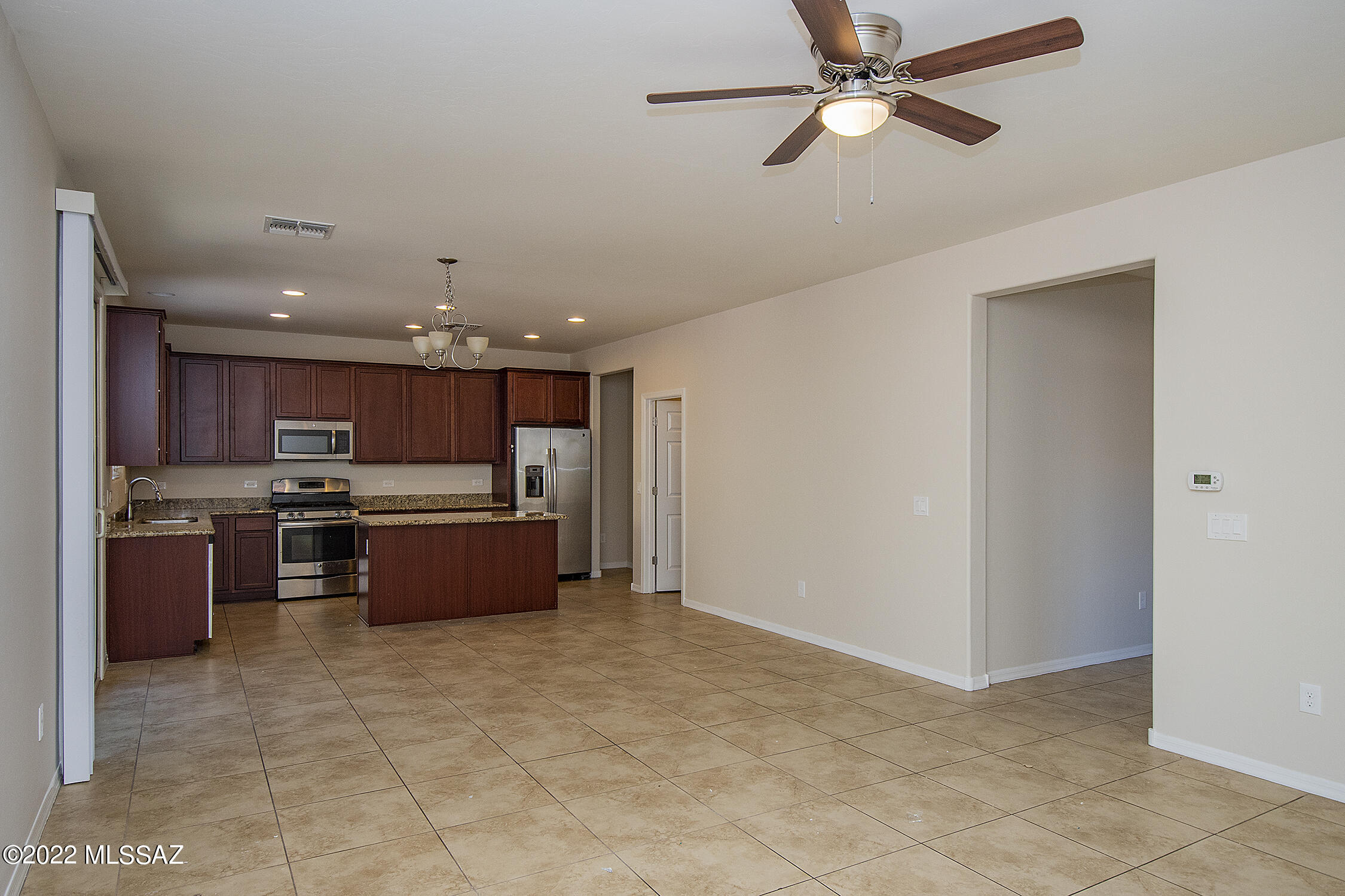 39081 South Running Roses Lane Tucson, AZ 85739 - Photo 10 of 43