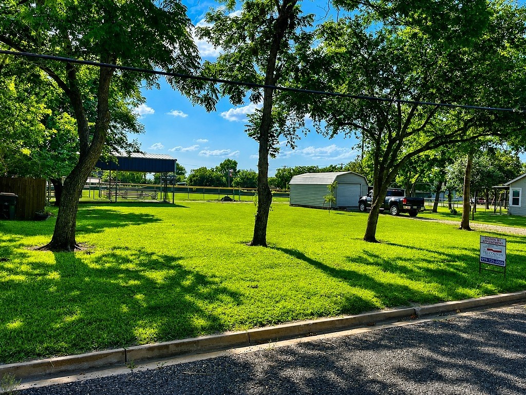 Tbd North Summit Street Weimar, TX 78962 - Photo 2 of 5