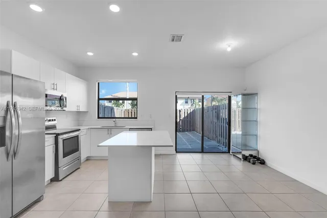 $2,700 | 24563 Southwest 117th Court, Unit 24563, Homestead, FL 33032