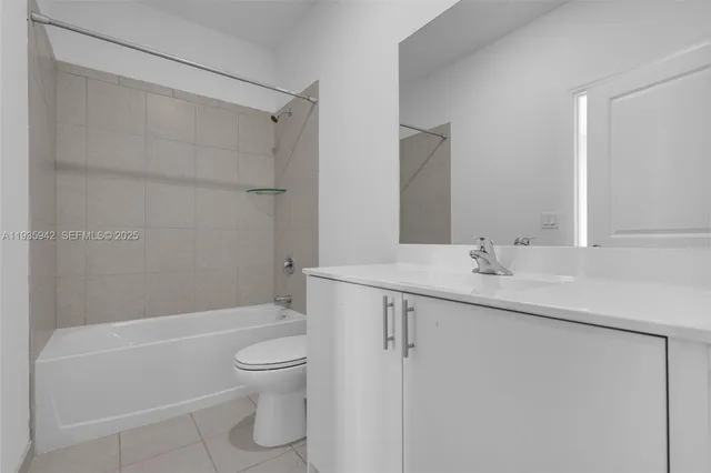 $2,700 | 24563 Southwest 117th Court, Unit 24563, Homestead, FL 33032