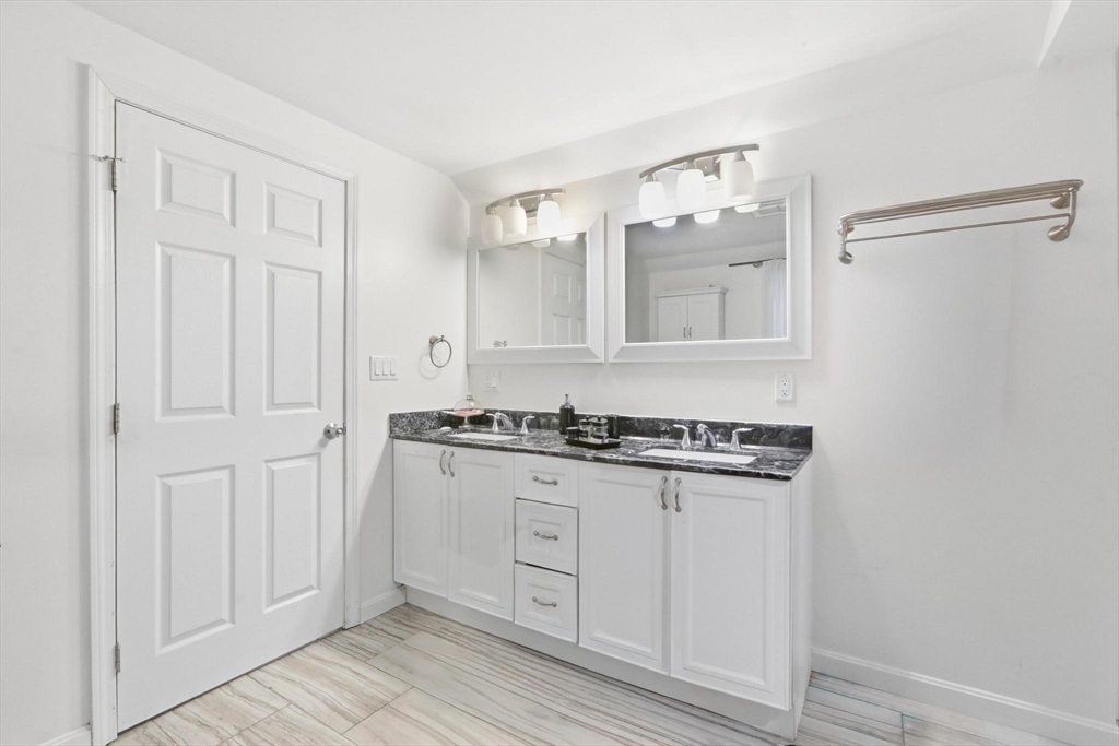 73 Wareham Street Middleboro, MA 02346 - Photo 14 of 37