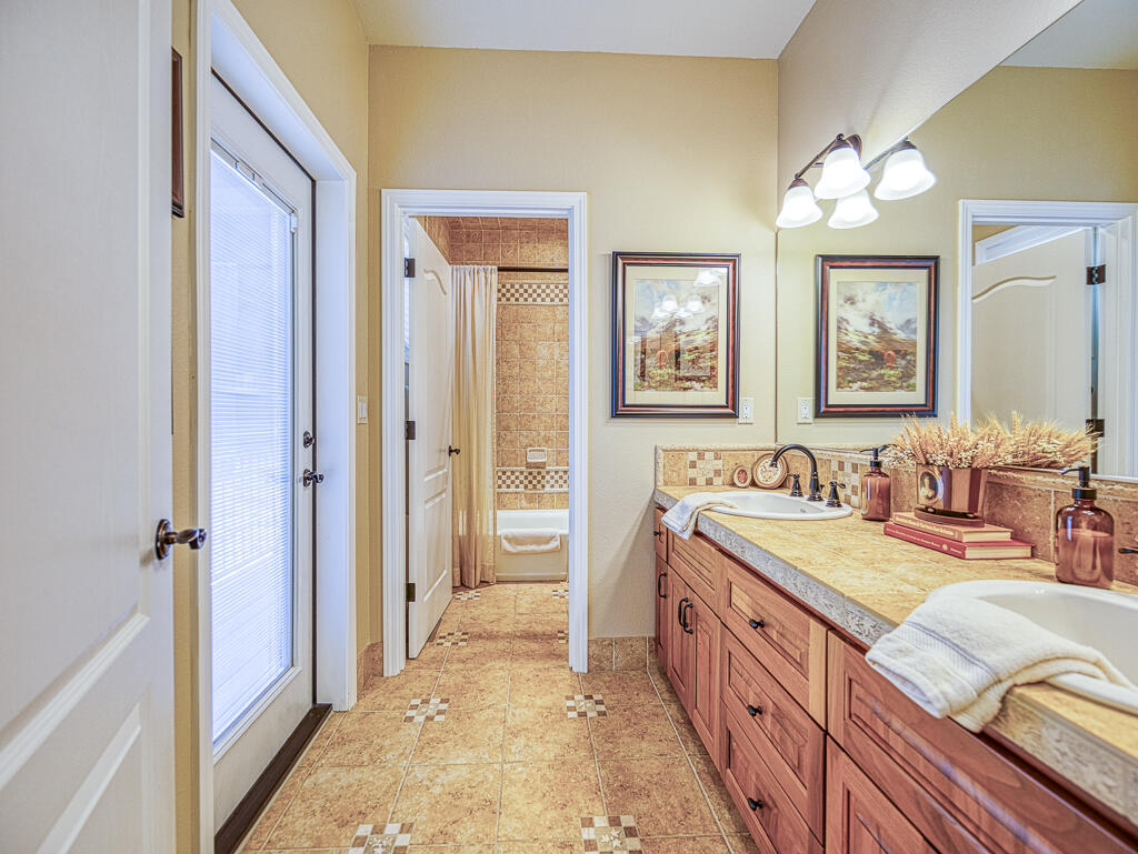 6447 Cooper's Hawk Road Klamath Falls, OR 97601 - Photo 64 of 80 Coopers Hawk-69