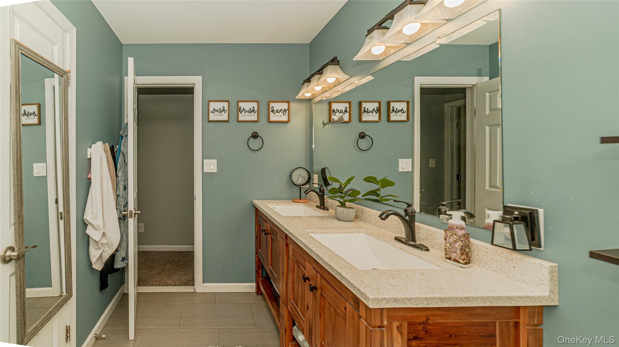 67 Sheldon Street Central Islip, NY 11722 - Photo 18 of 26