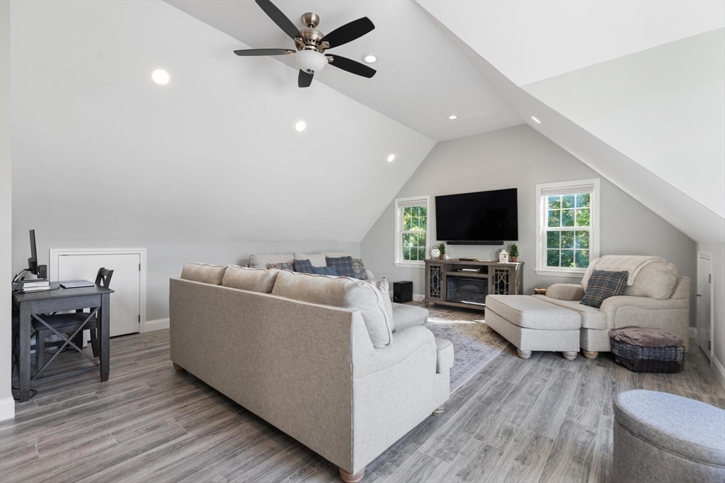 104 Ridgewood Drive Taunton, MA 02780 - Photo 22 of 40