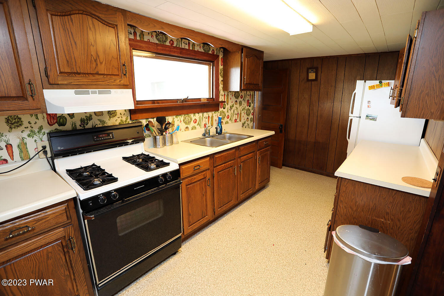 201 Chicopee Road Damascus, PA 18415 - Photo 9 of 32 Kitchen