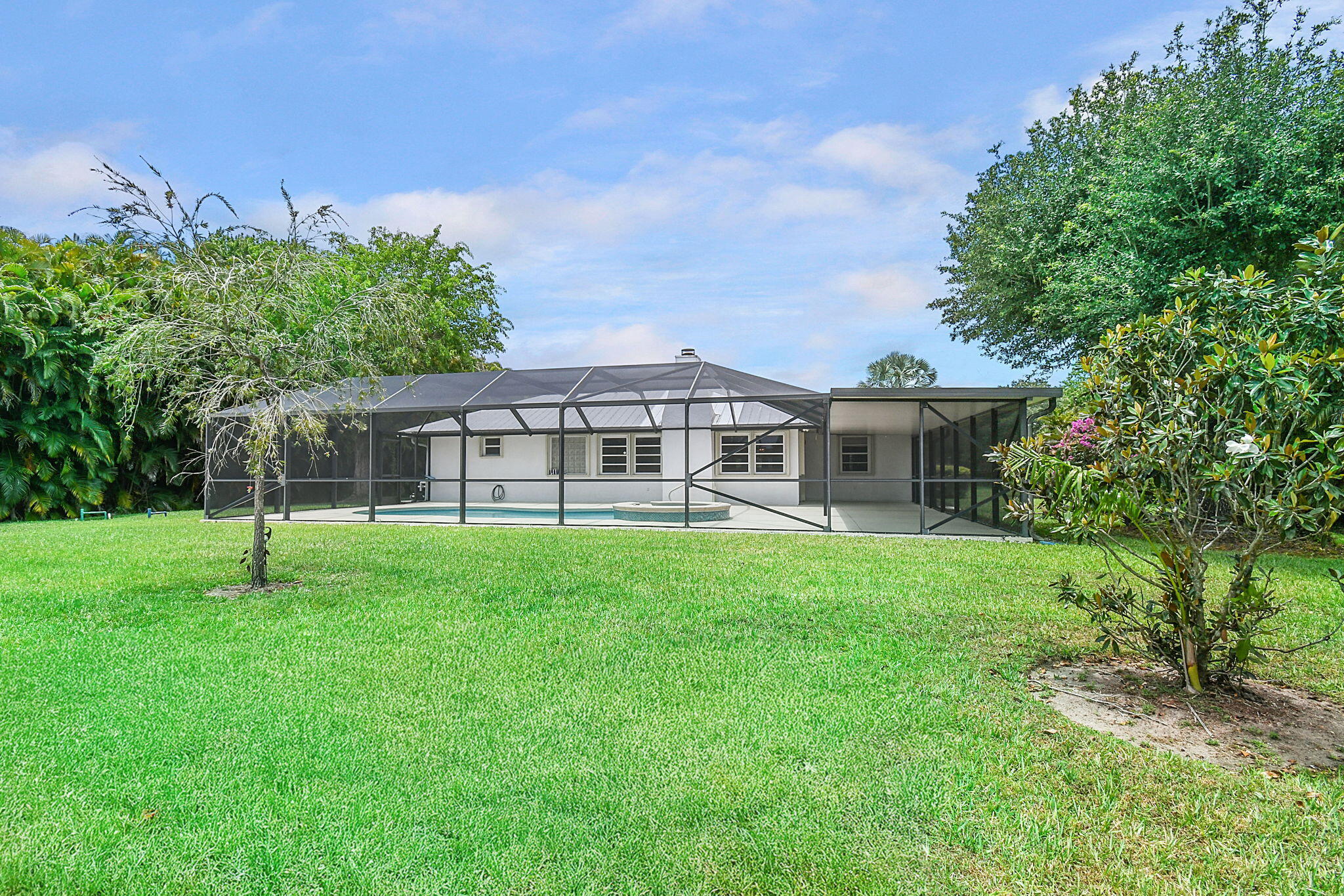 895 Southeast Waterside Way Stuart, FL 34997 - Photo 15 of 68 back yard