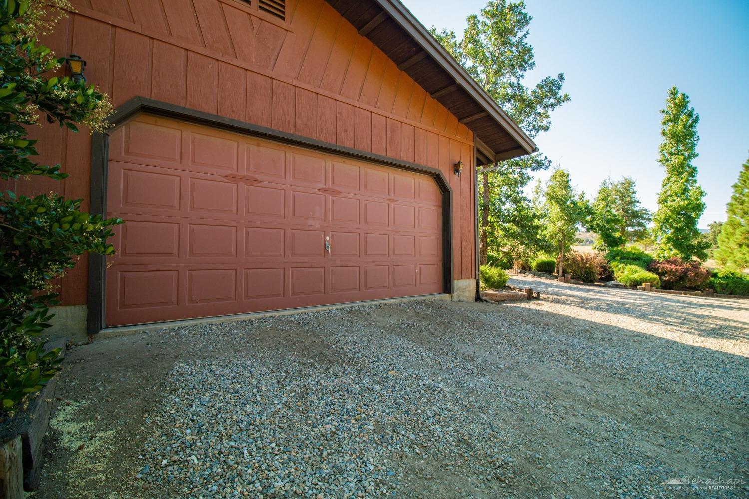 26851 Bear Valley Road Tehachapi, CA 93561 - Photo 15 of 48 Gallery Image 15