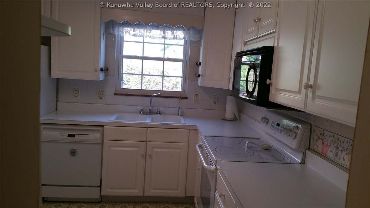 721 Castlegate Road Charleston, WV 25303 - Photo 6 of 20 Gallery Image 6