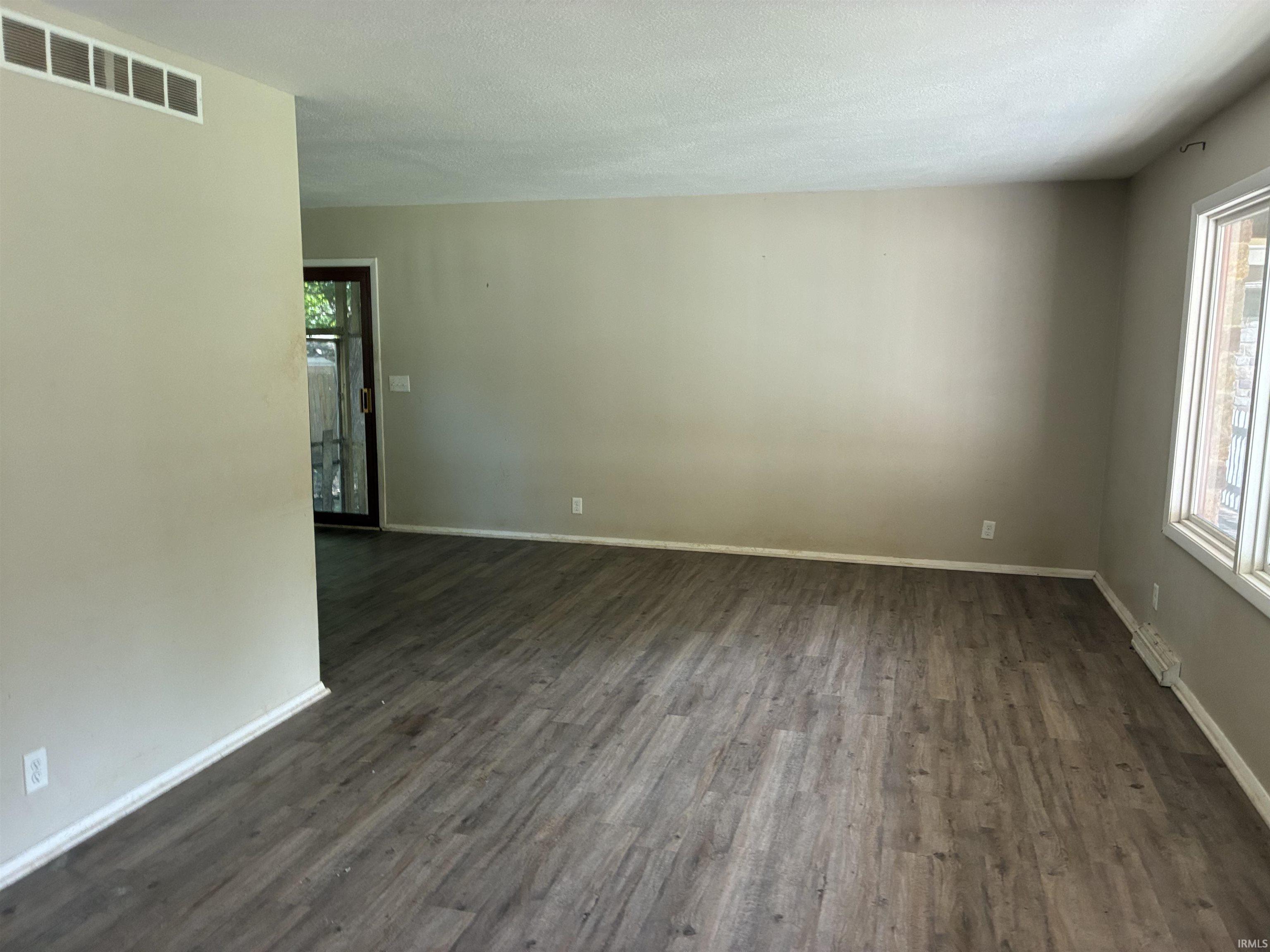 748 West 9th Street Rochester, IN 46975 - Photo 6 of 22 Gallery Image 6