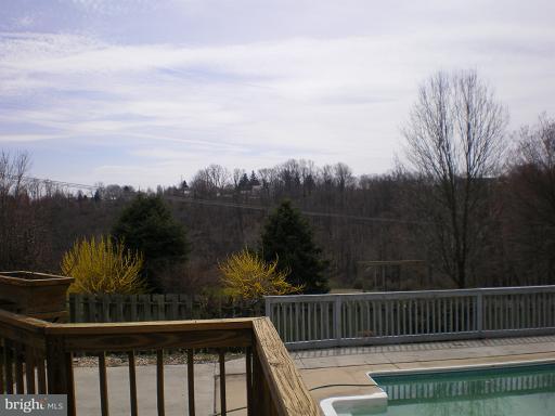 930 Skyline Avenue Lititz, PA 17543 - Photo 3 of 6 Gallery Image 3