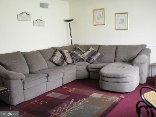 930 Skyline Avenue Lititz, PA 17543 - Photo 4 of 6 Gallery Image 4