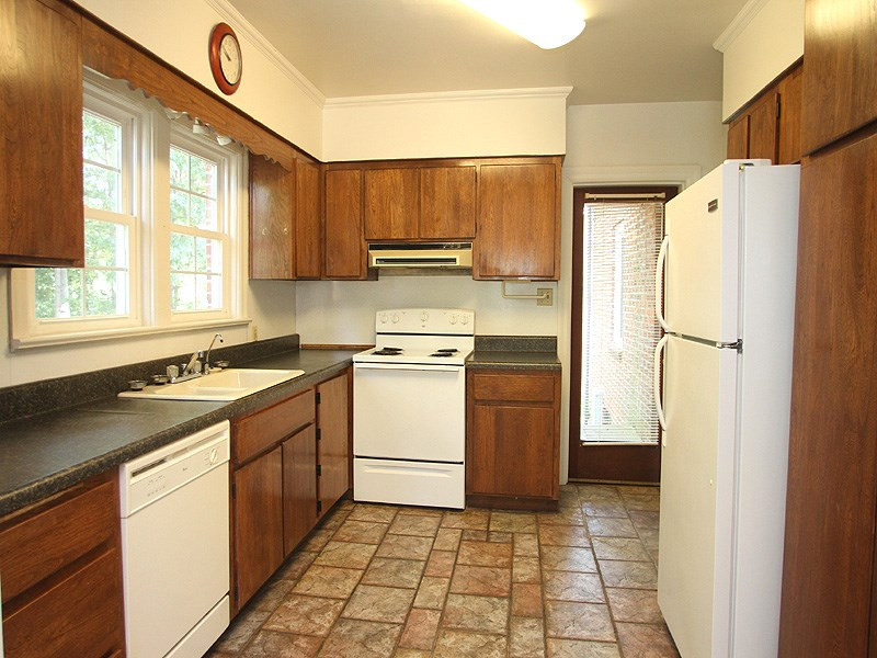 209 Dixie Trail Raleigh, NC 27607 - Photo 6 of 12 Kitchen