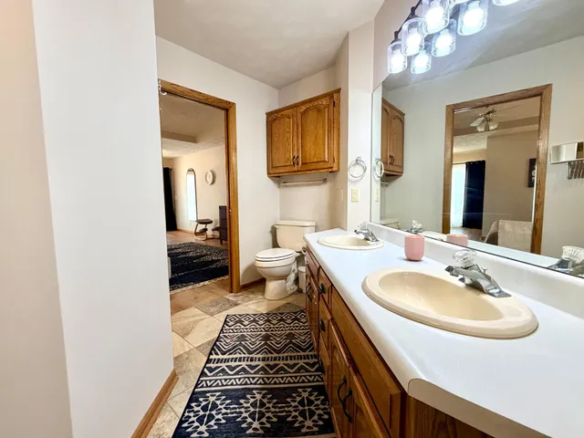 $429,000 | 867 Briarwood Drive, Worthington, MN 56187