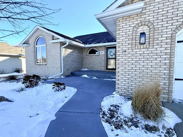 $429,000 | 867 Briarwood Drive, Worthington, MN 56187