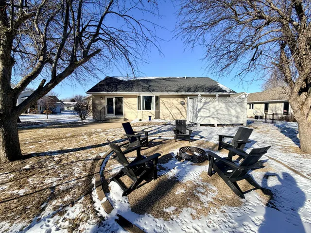 $429,000 | 867 Briarwood Drive, Worthington, MN 56187