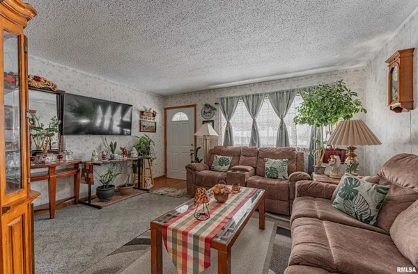 $114,500 | 526 Comet Avenue, Lincoln, IL 62656