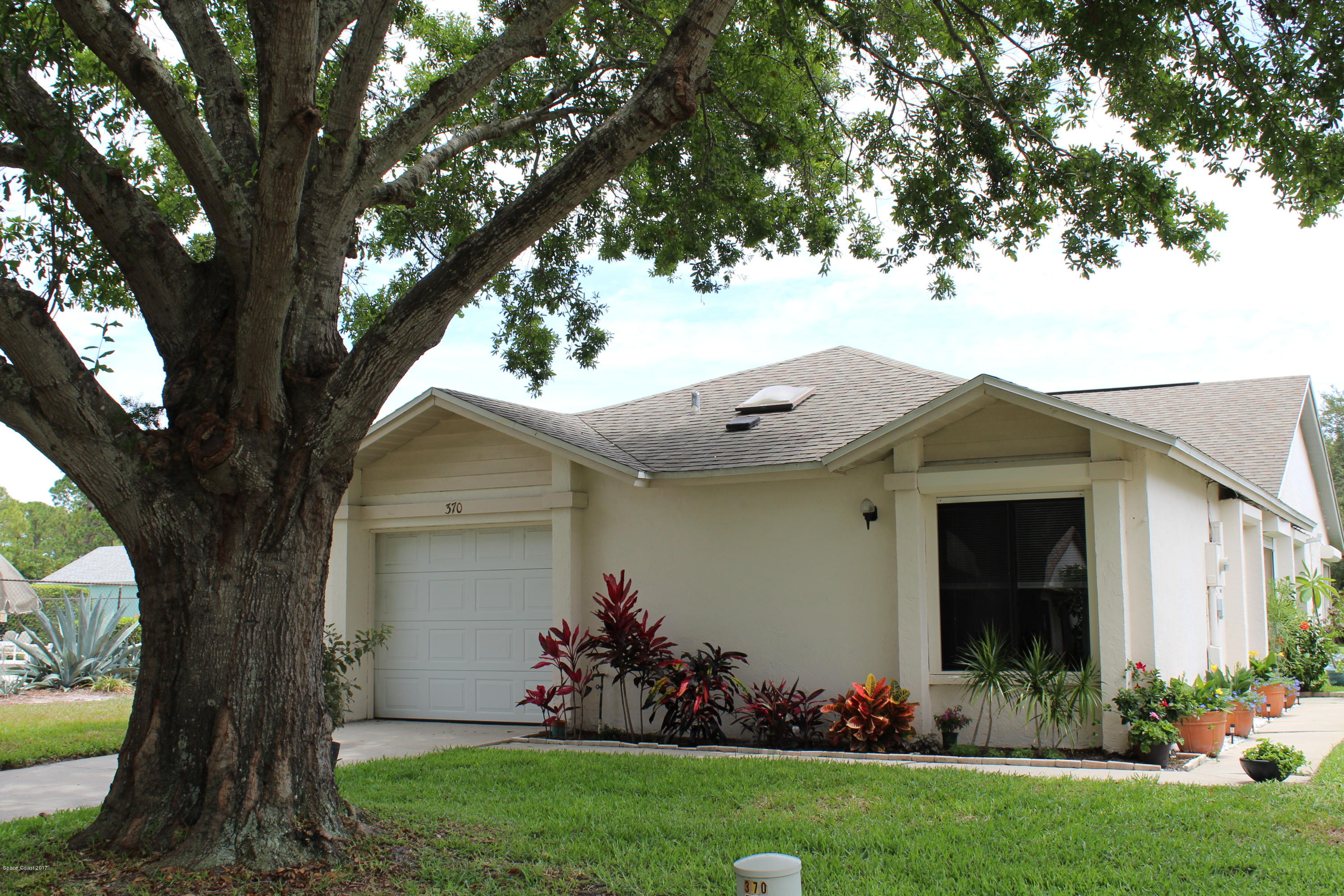 370 Myrtlewood Road Melbourne, FL 32940 - Photo 11 of 26 Welcome Home!