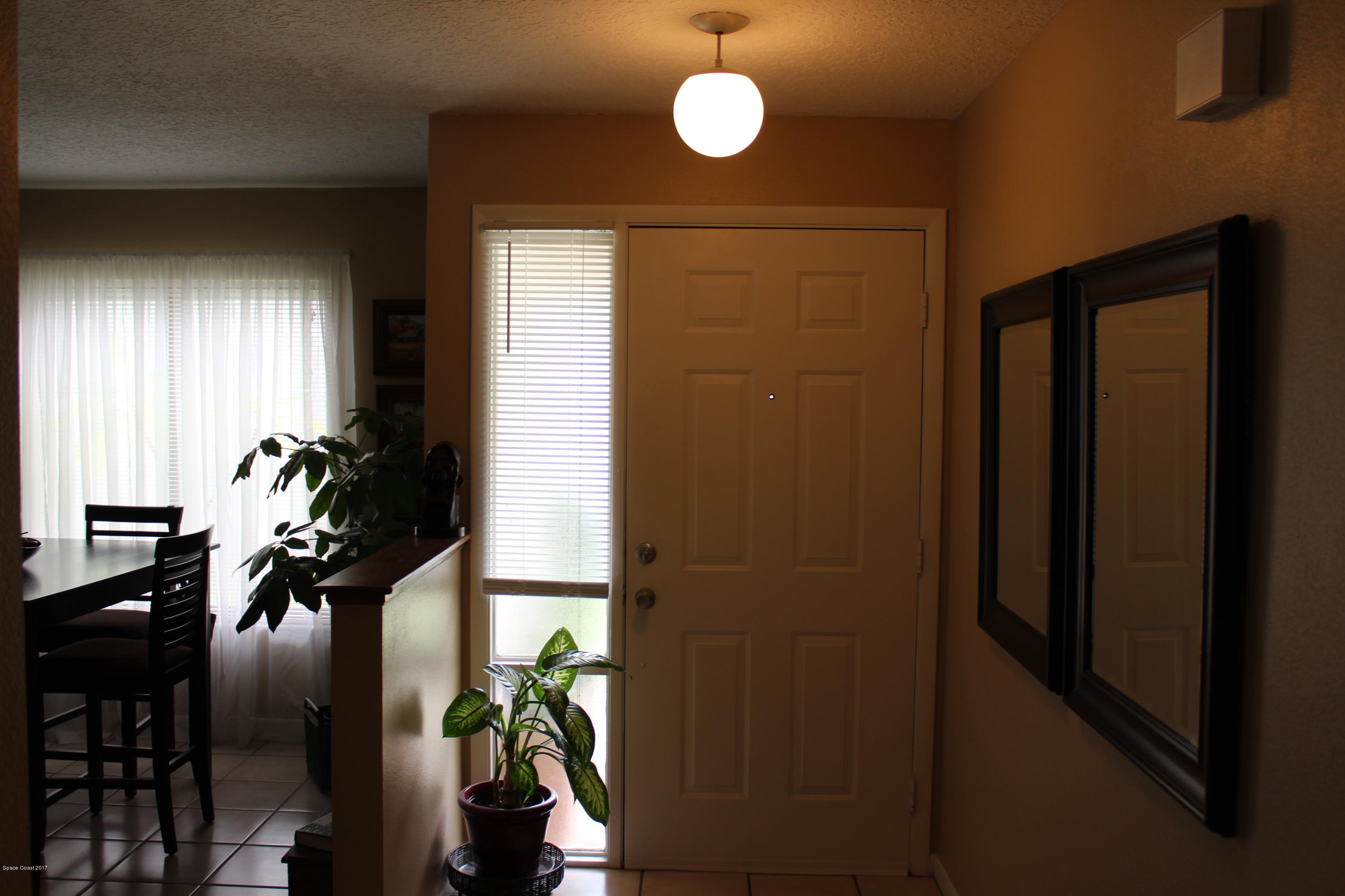 370 Myrtlewood Road Melbourne, FL 32940 - Photo 4 of 26 Foyer