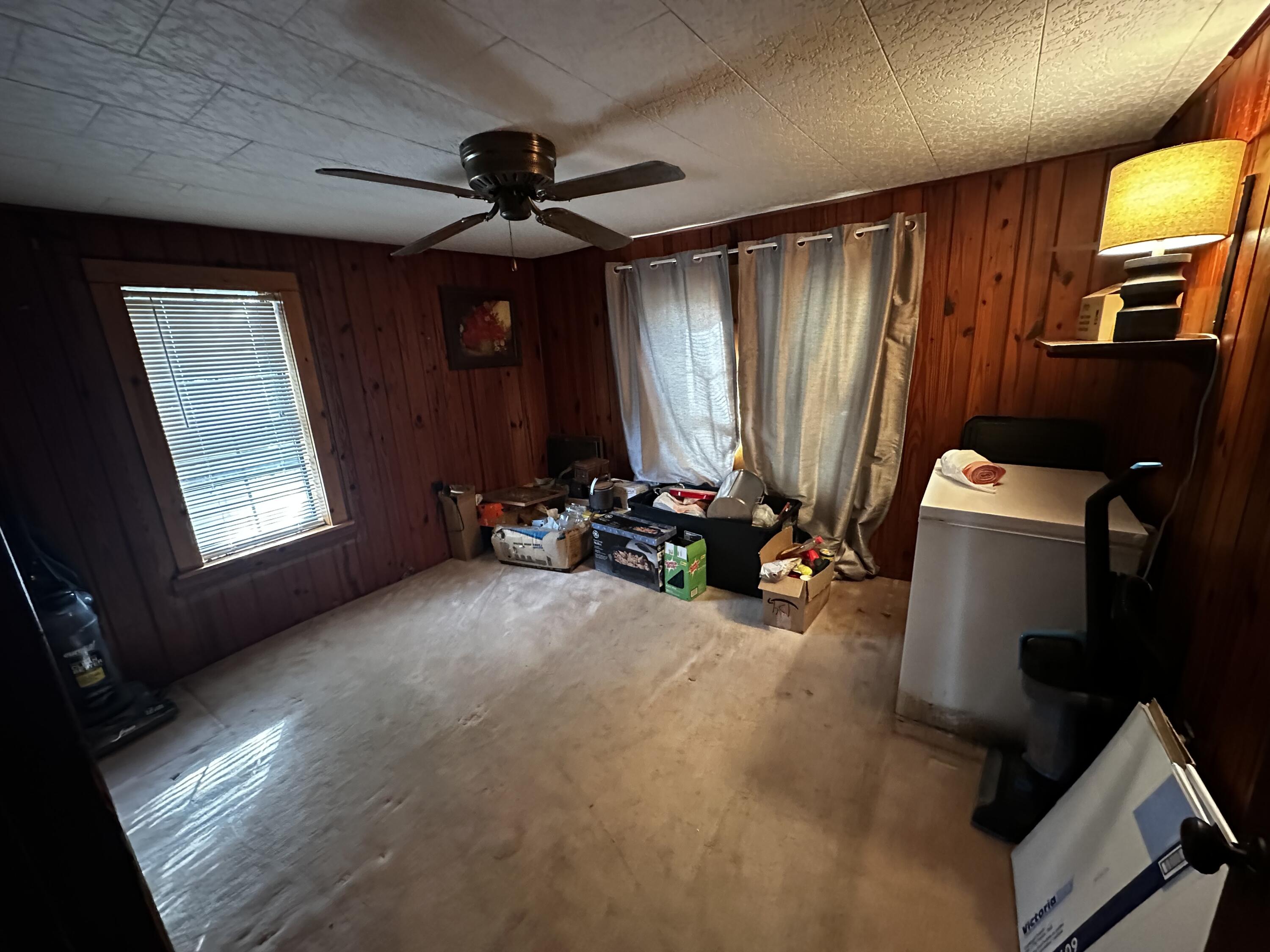 402 Church Street Crestview, FL 32539 - Photo 13 of 18 a view of a room with gym equipment